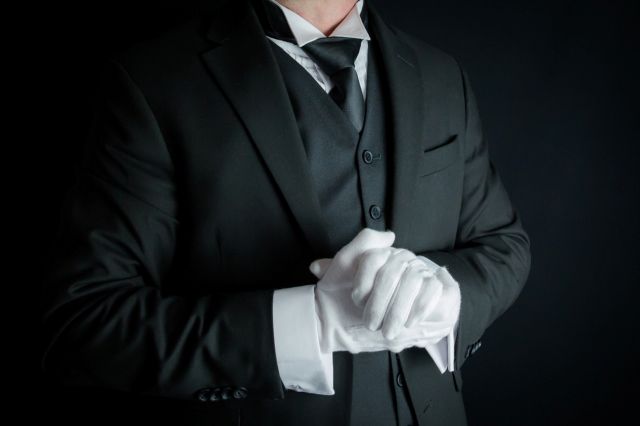 キャバクラの「エスコート」って？ボーイとの違いや仕事内容・向いてる人を徹底解説